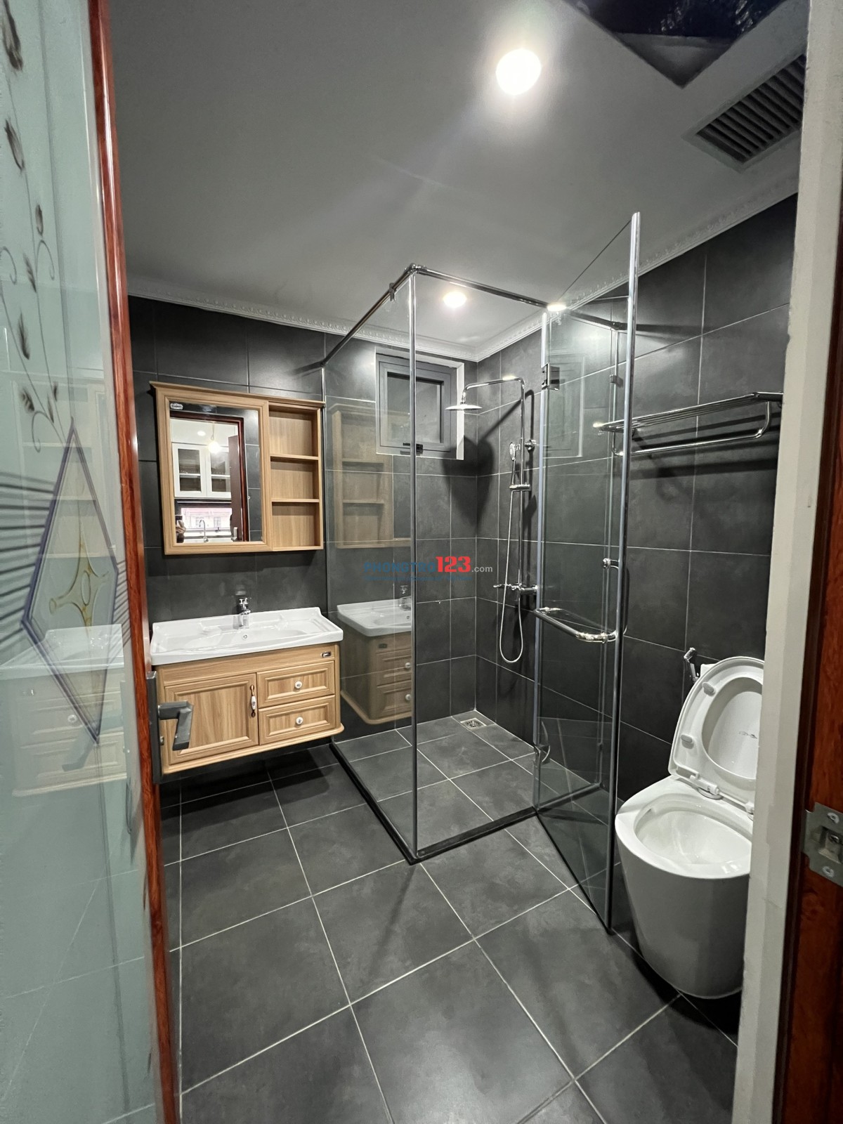 Địa chỉ : 203 Lạc Long Quân - Nghĩa Đô Cầu Giấy