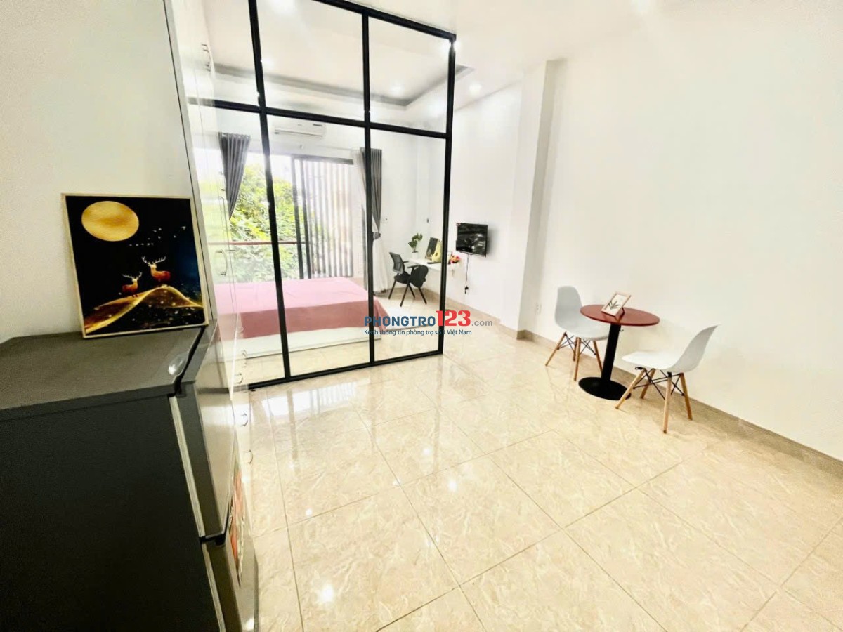 Studio ban công sang trọng Ở quận 1