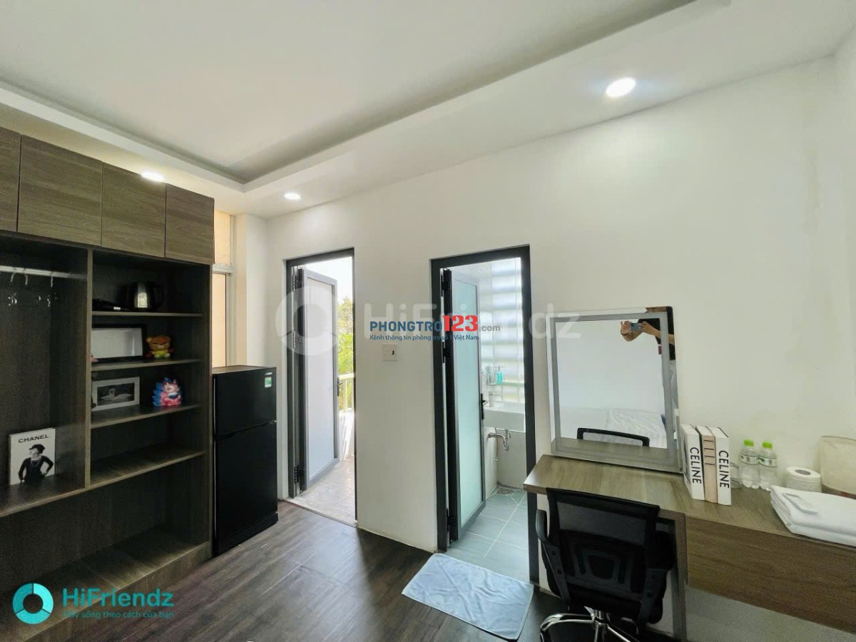 Cho Thuê Căn Hộ Dịch Vụ Ban Công Cao Cấp Tại 1066 Trường Sa, Quận 3