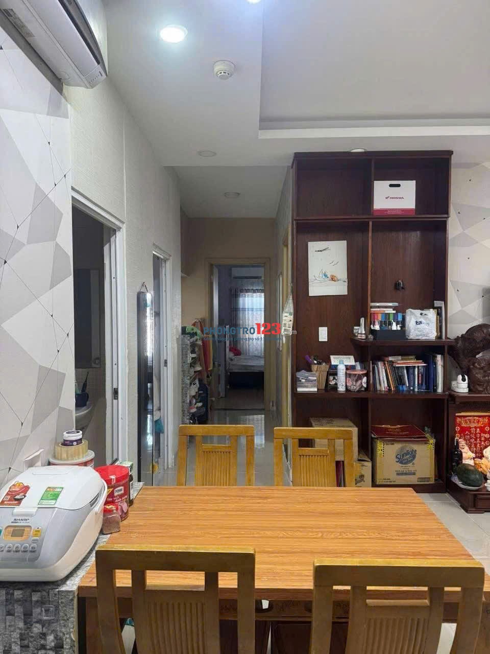 Chung cư Miếu Nổi, Vũ Huy Tân, BT: 77m2, 2p ngủ có ban công, 11tr.