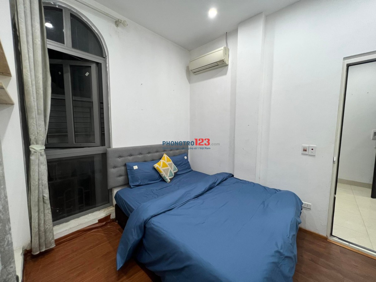 Cho thuê căn hộ 2 phòng ngủ ban công, máy giặt riêng 228 Âu Cơ