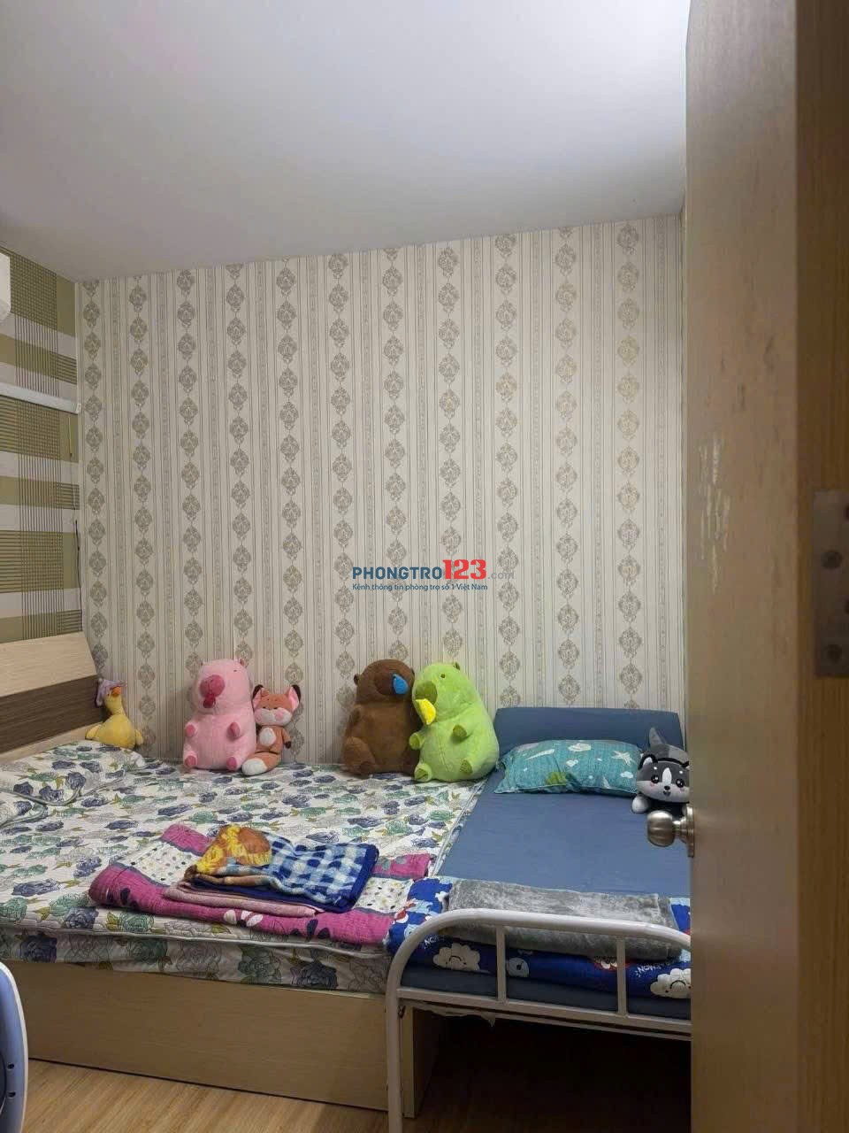 Chung cư Miếu Nổi, Vũ Huy Tân, BT: 77m2, 2p ngủ có ban công, 11tr.