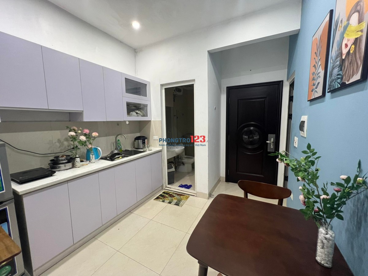 Căn hộ 1 phòng ngủ với balcony, máy giặt riêng tại 228 Âu Cơ