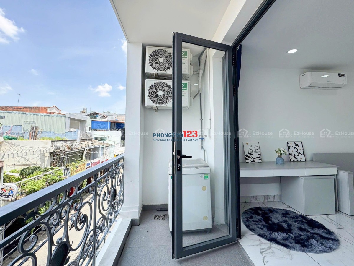 Cho thuê căn hộ dịch vụ có ban công lớn đường Võ thành trang gần ngã tư bảy hiền
