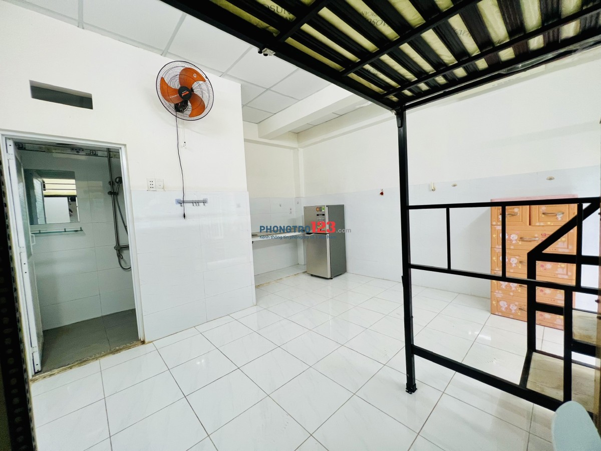 Chính chủ cho thuê phòng trọ full nội thất, đường Dương Quảng Hàm, gần đại học CN4 - Văn Lang
