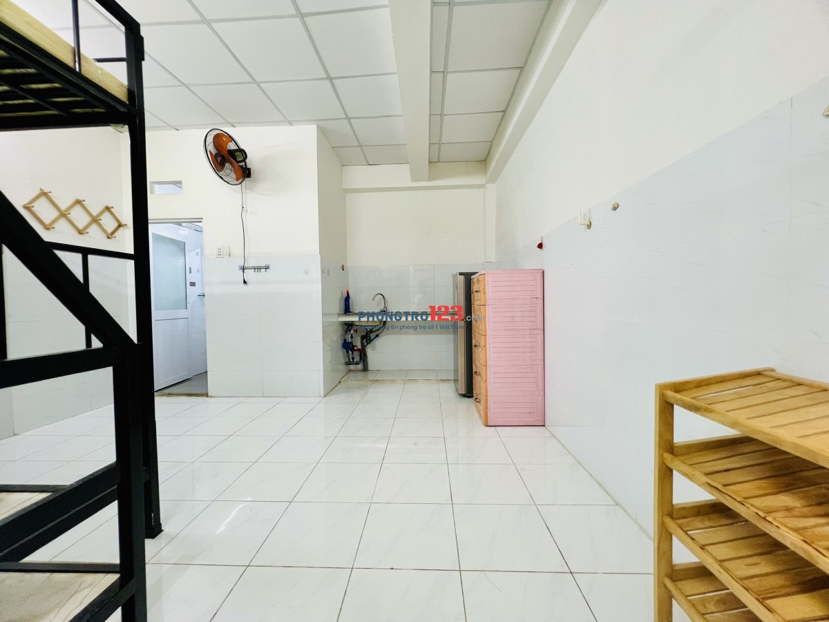 Chính chủ cho thuê phòng trọ full nội thất, đường Dương Quảng Hàm, gần đại học CN4 - Văn Lang