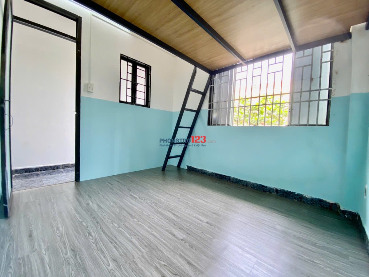 Phòng gác mới, Cửa sổ,ban công, sạch sẽ, rộng rãi, Cách ĐH GIA ĐỊNH 3 - 5P