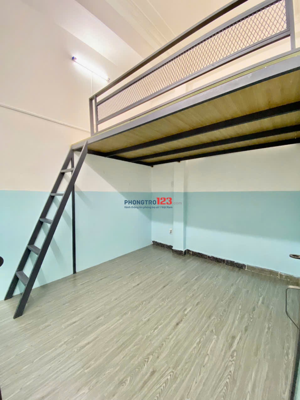 Phòng gác mới, Cửa sổ,ban công, sạch sẽ, rộng rãi, Cách ĐH GIA ĐỊNH 3 - 5P