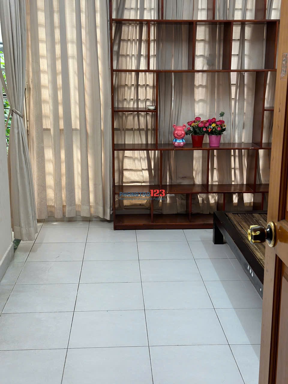 Chính chủ cho thuê nhà nguyên căn gồm 1 trệt, 1 lầu, địa chỉ Nguyễn Xí, P26, quận Bình Thạnh