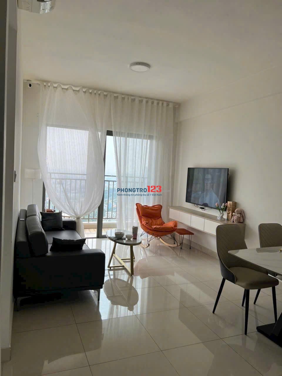 Chung cư Satra Eximland, Phan Đăng Lưu, PN: 93m2, 2p ngủ, đầy đủ NT, 18tr/th.