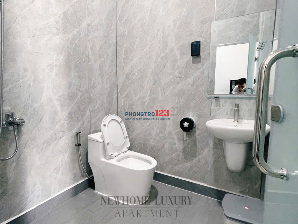 Phòng trọ giá rẻ ban công gần ĐH Huflit Q10 đầy đủ nội thất gần công viên Lê Thị Riêng
