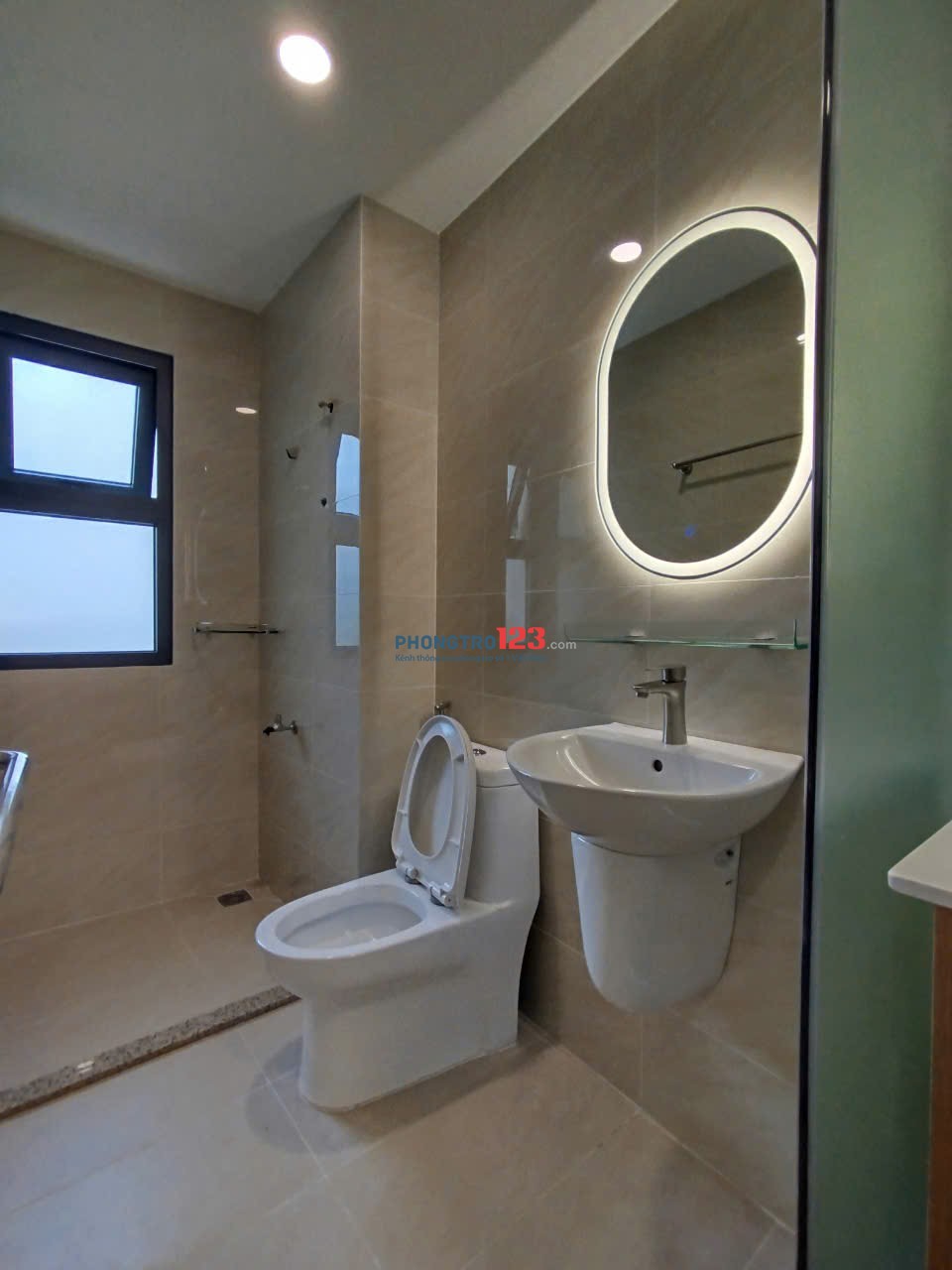 CHO THUÊ PHÒNG BAN CÔNG – FULL NỘI THẤT – QUẬN 10 – GẦN ĐH BÁCH KHOA, HUTECH....