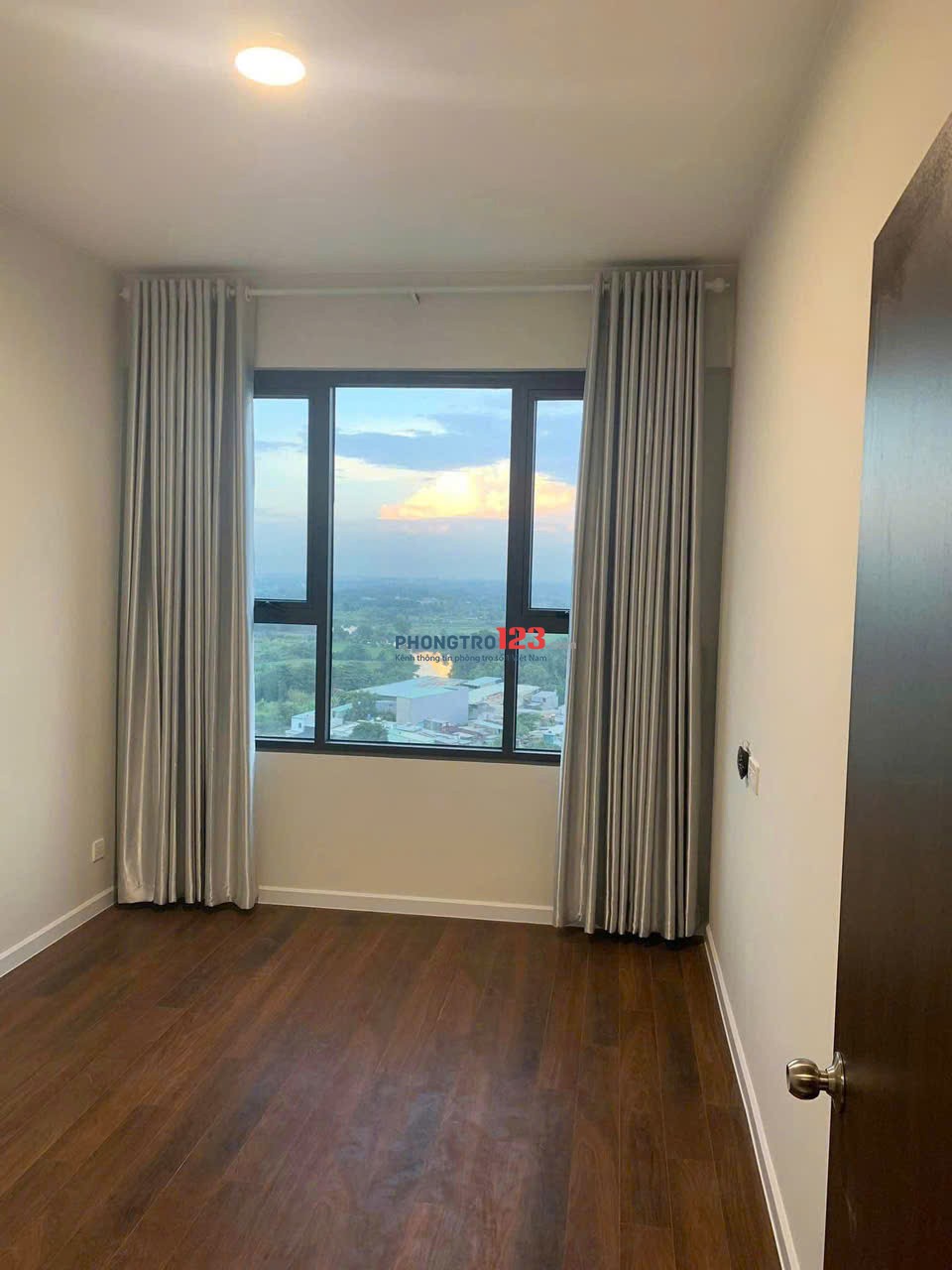 Chung cư Hà Đô, Nguyễn Văn Công, GV: 70m2, 2p ngủ, ban công 12tr