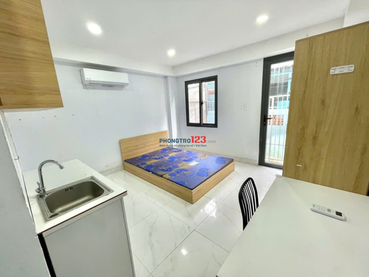 Phòng trọ cho thuê giá rẻ gần ĐH Hoa Sen Q10 có sân vườn ban công thoáng mát
