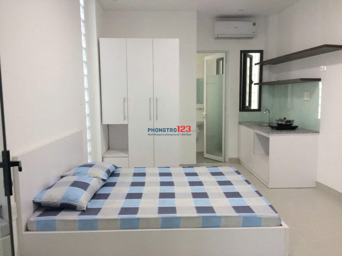 Cho thuê phòng studio đầy đủ nội thất, sáng, mát, gần ngã 4 Hàng Xanh