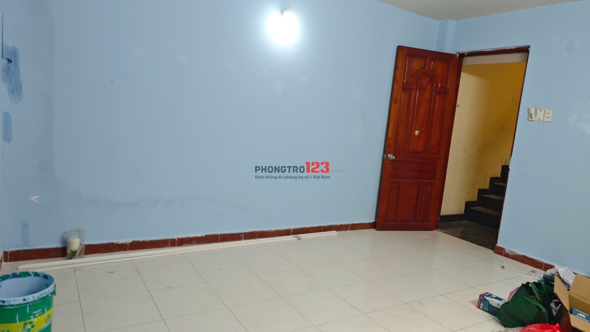 Phòng trọ 20m2 Hoa Sứ, Q. PN (Đối diện siêu thị Coopmart Rạch Miễu)
