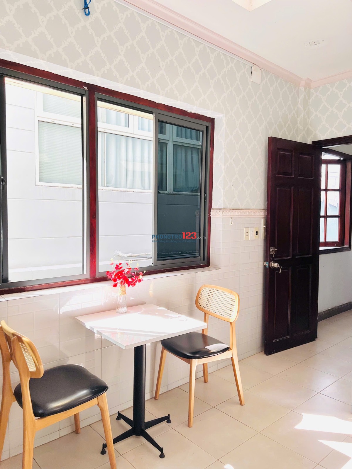 Cho thuê phòng cửa sổ lớn siêu thoáng, tách bếp - Bình Thạnh, gần Văn Lang, chợ Bà Chiểu