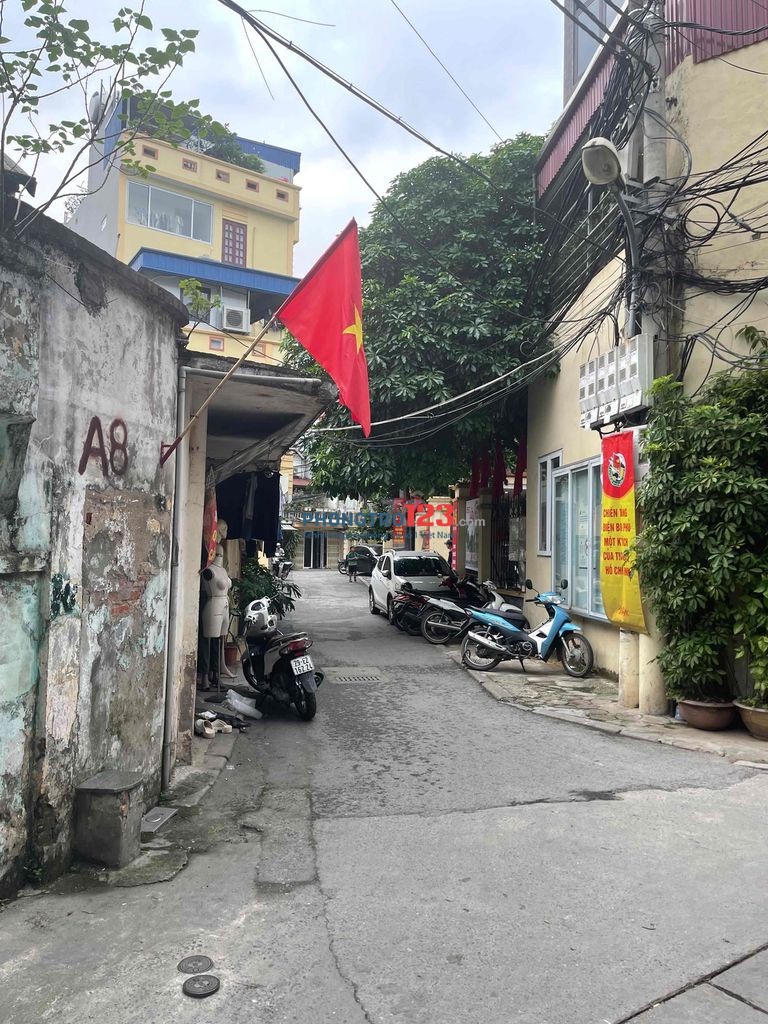 Chính chủ cho thuê nhà làm MBKD, ô tô đỗ tận cửa, để ô tô được trong nhà