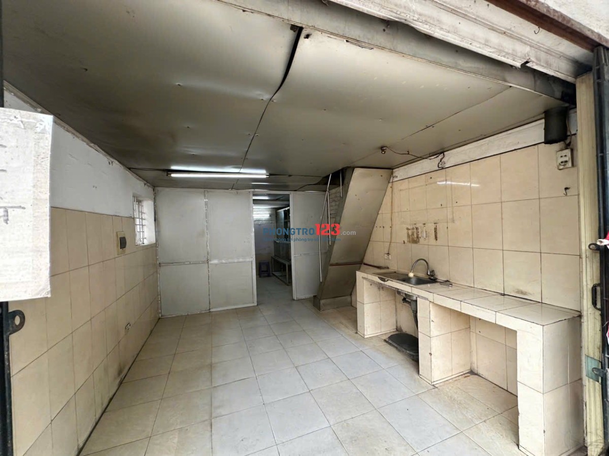 Cho thuê nhà nguyên căn 30m2 mặt đường lĩnh nam có thể kinh doanh .