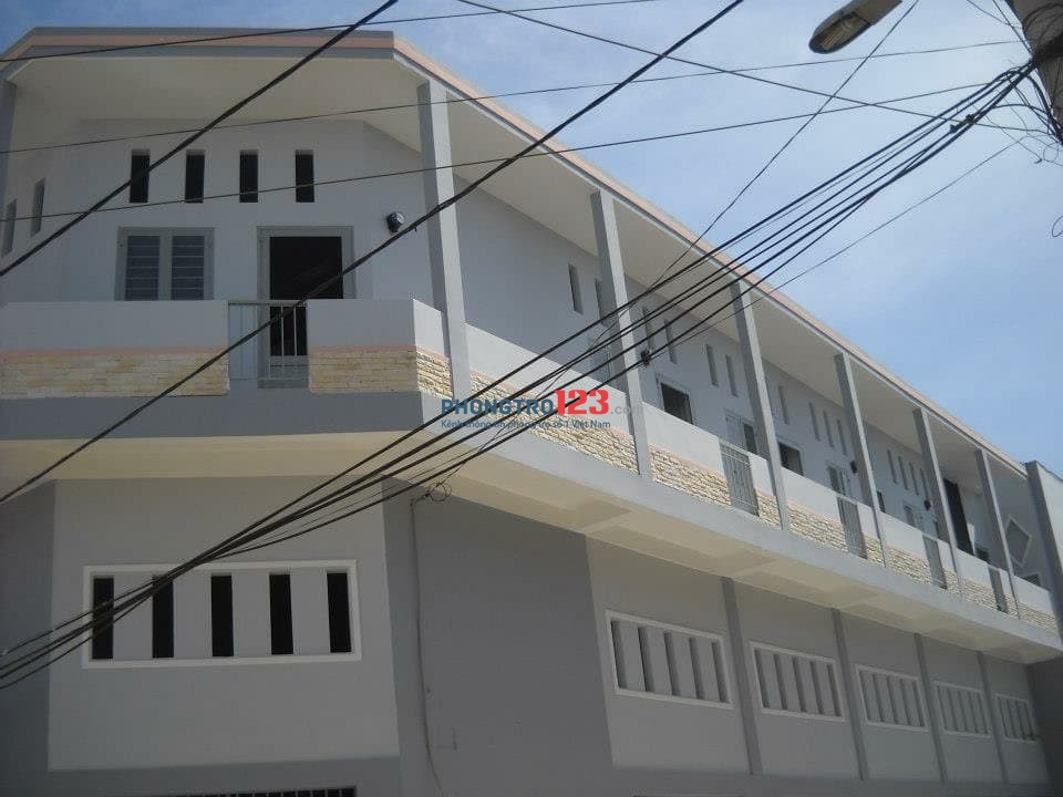Nhà trọ sạch sẽ thoáng mát có ban công và cửa sổ