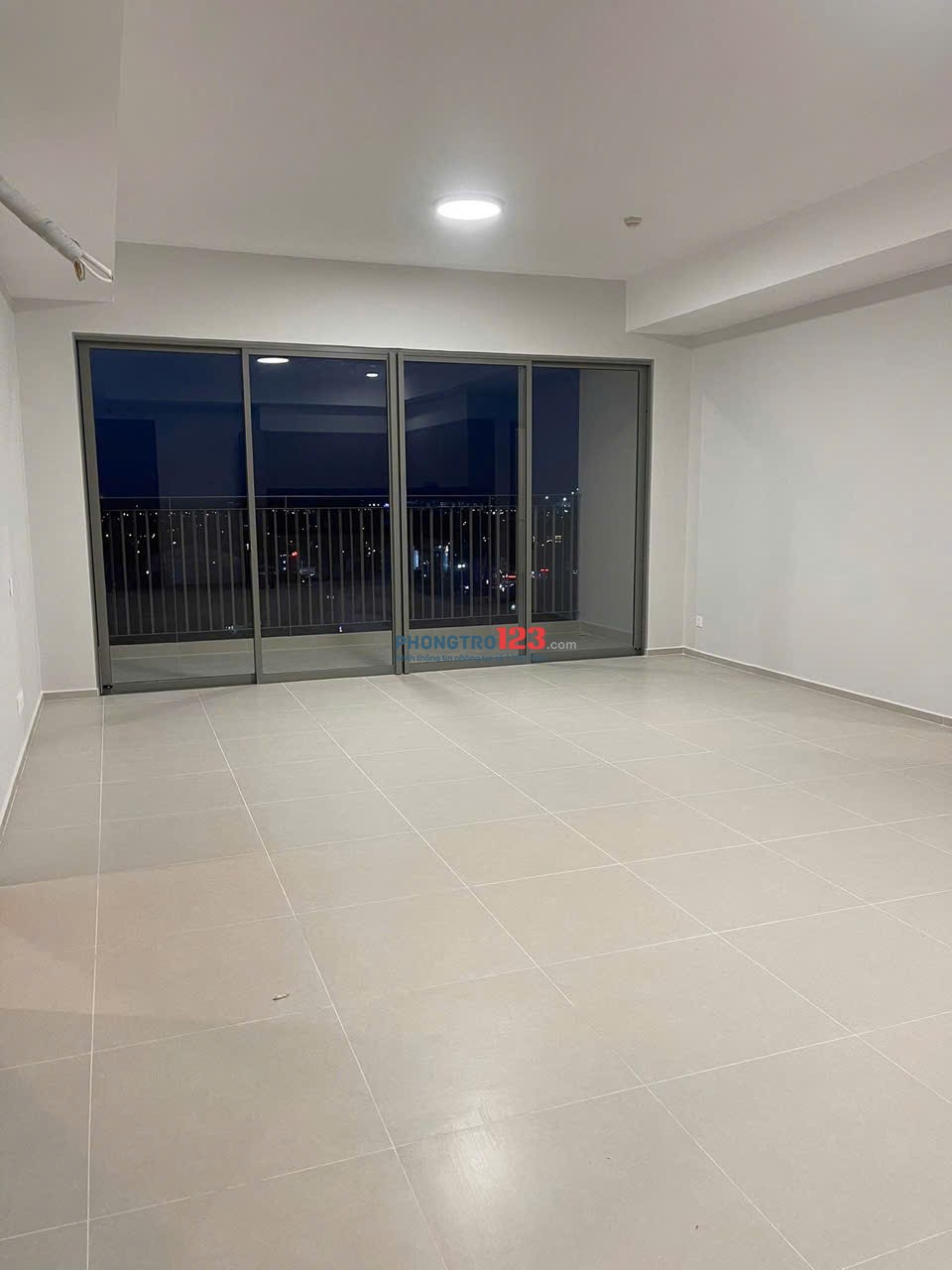 CHung cư Satra Eximland, Phan Đăng Lưu, PN: 93m2, 2p ngủ, 18tr/th