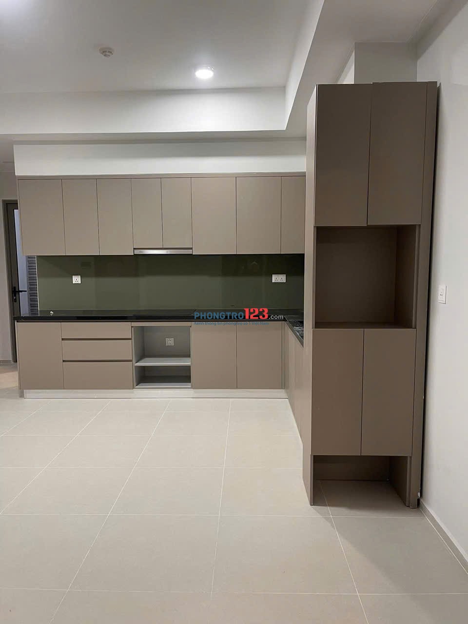 CHung cư Satra Eximland, Phan Đăng Lưu, PN: 93m2, 2p ngủ, 18tr/th