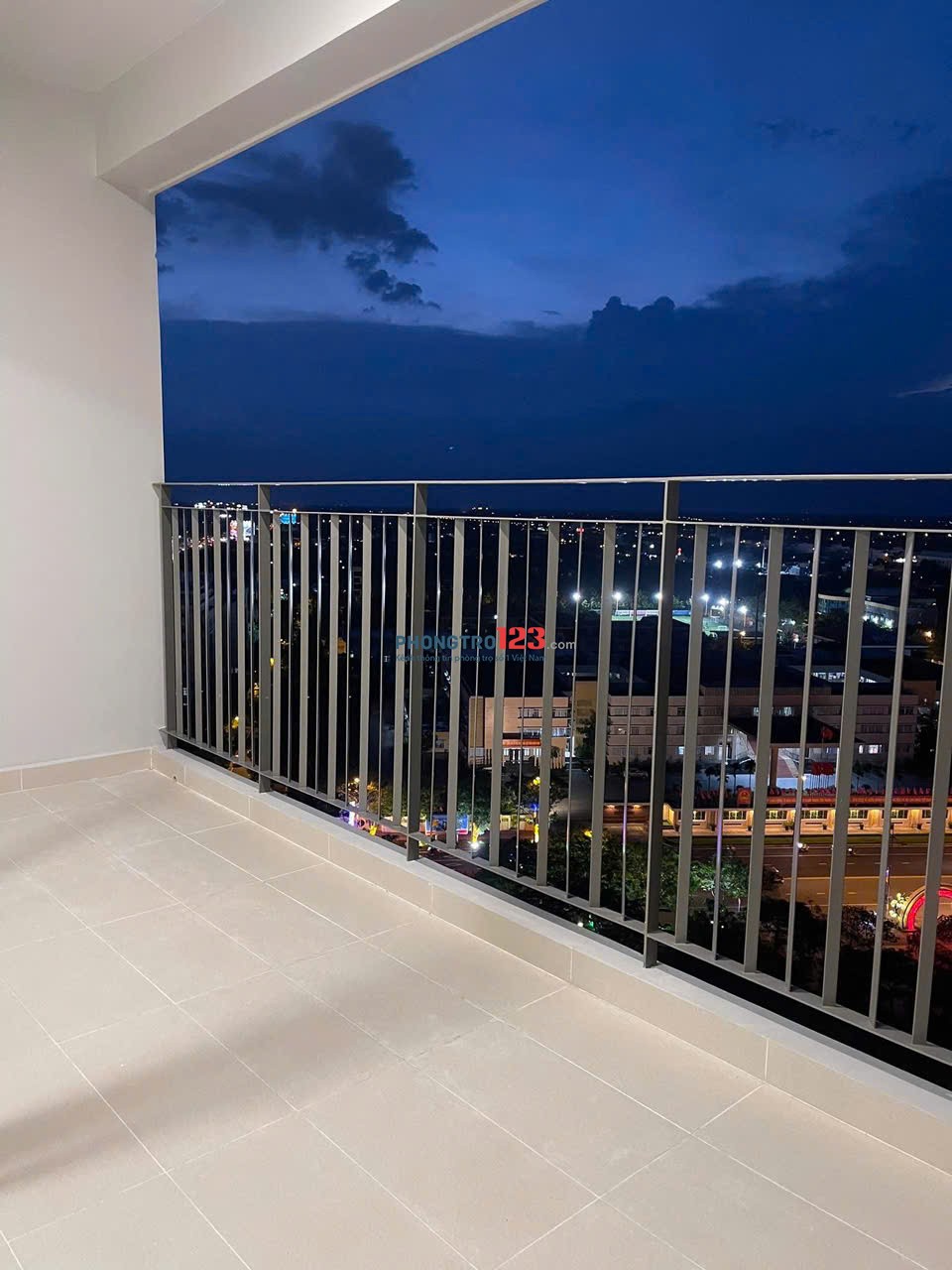 CHung cư Satra Eximland, Phan Đăng Lưu, PN: 93m2, 2p ngủ, 18tr/th