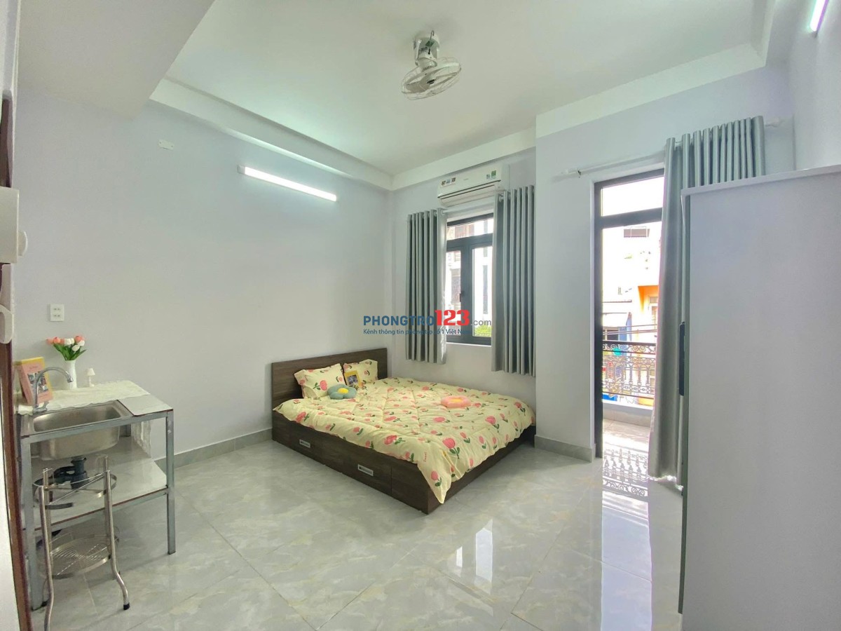 STUDIO FULL NỘI THẤT BAN CÔNG RIÊNG NGAY GẦN ÂU CƠ TIỆN DI CHUYỂN HUIT, VHU