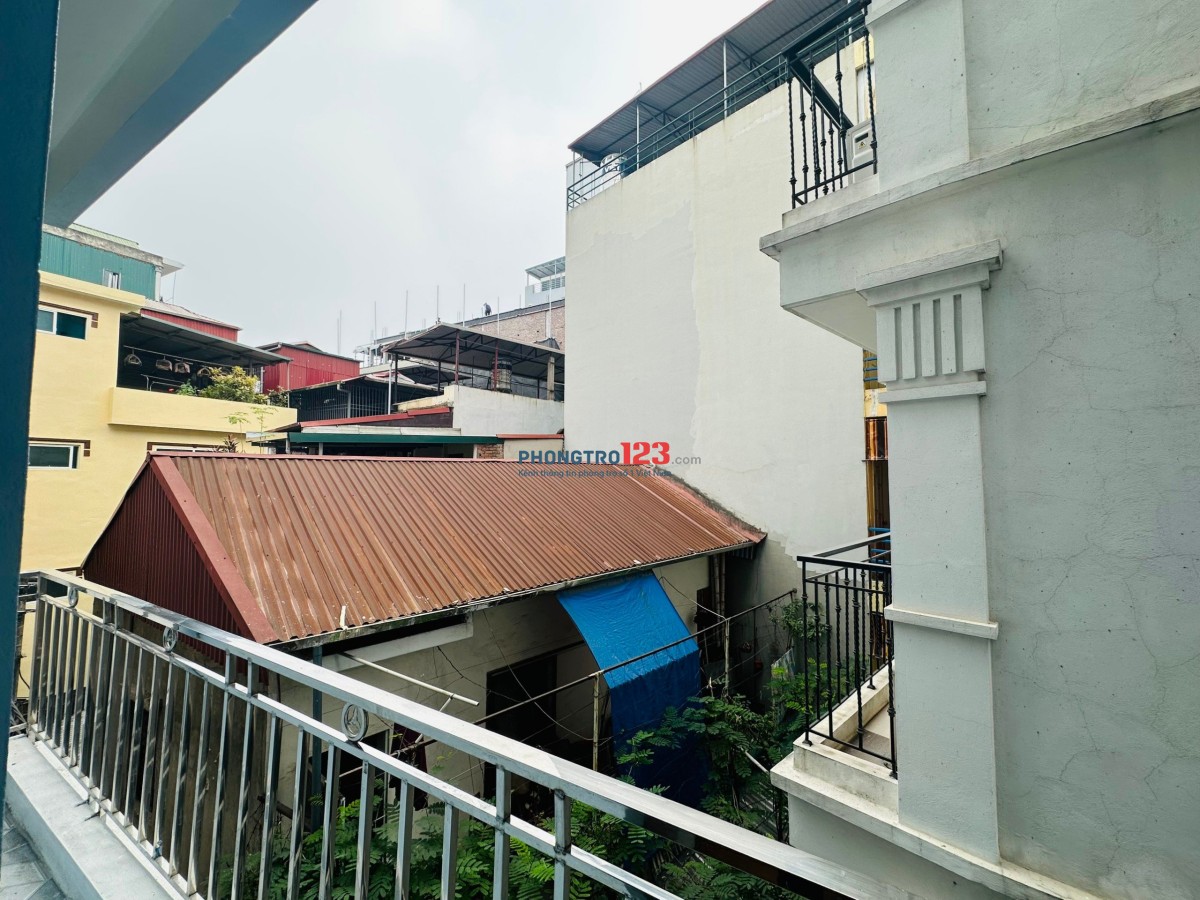 Địa chỉ: 164 Đê La Thành - Đống Đa. Phòng 1n1k - 45m2 - vào ở luôn