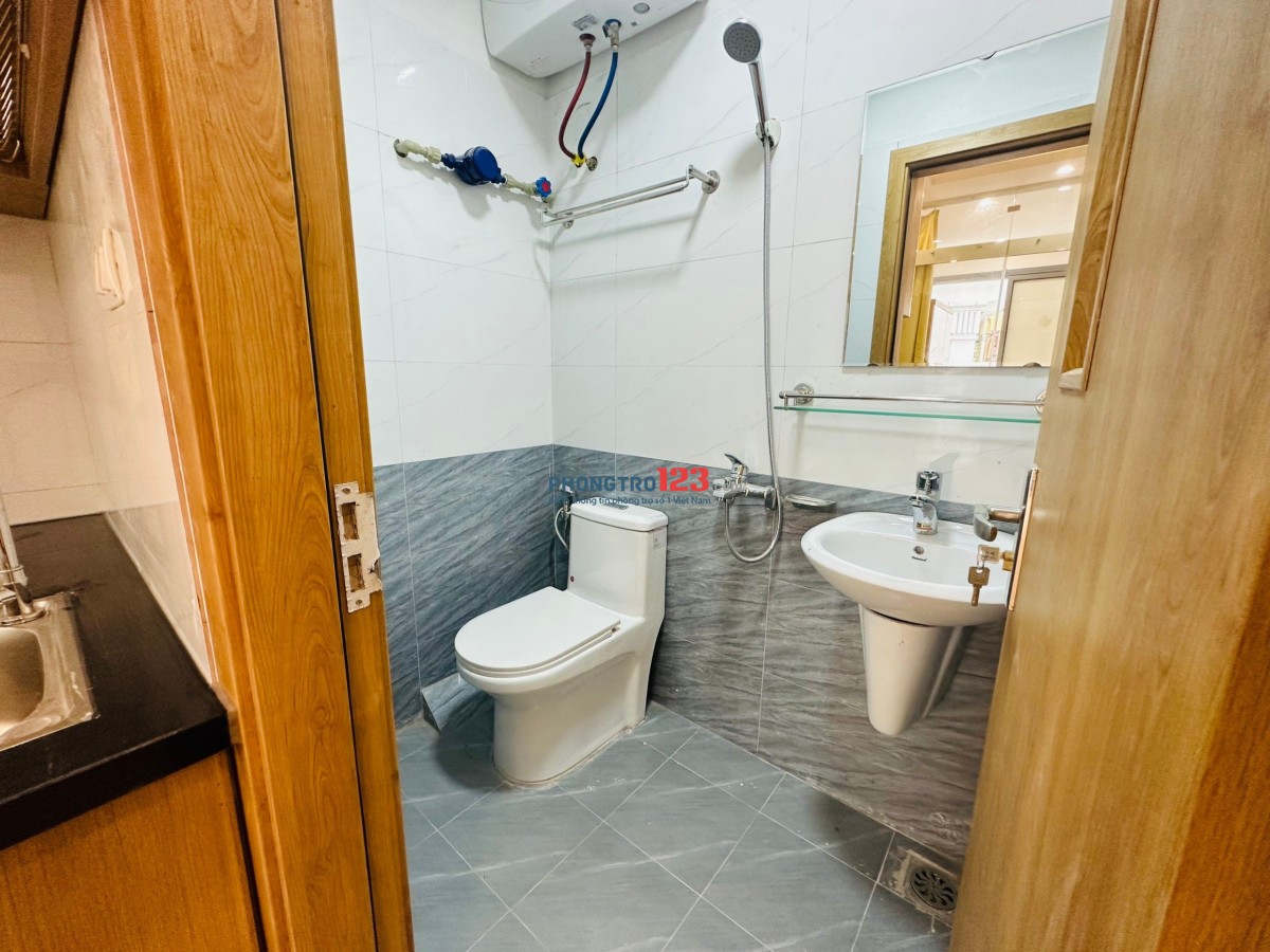 Địa chỉ: 164 Đê La Thành - Đống Đa. Phòng 1n1k - 45m2 - vào ở luôn