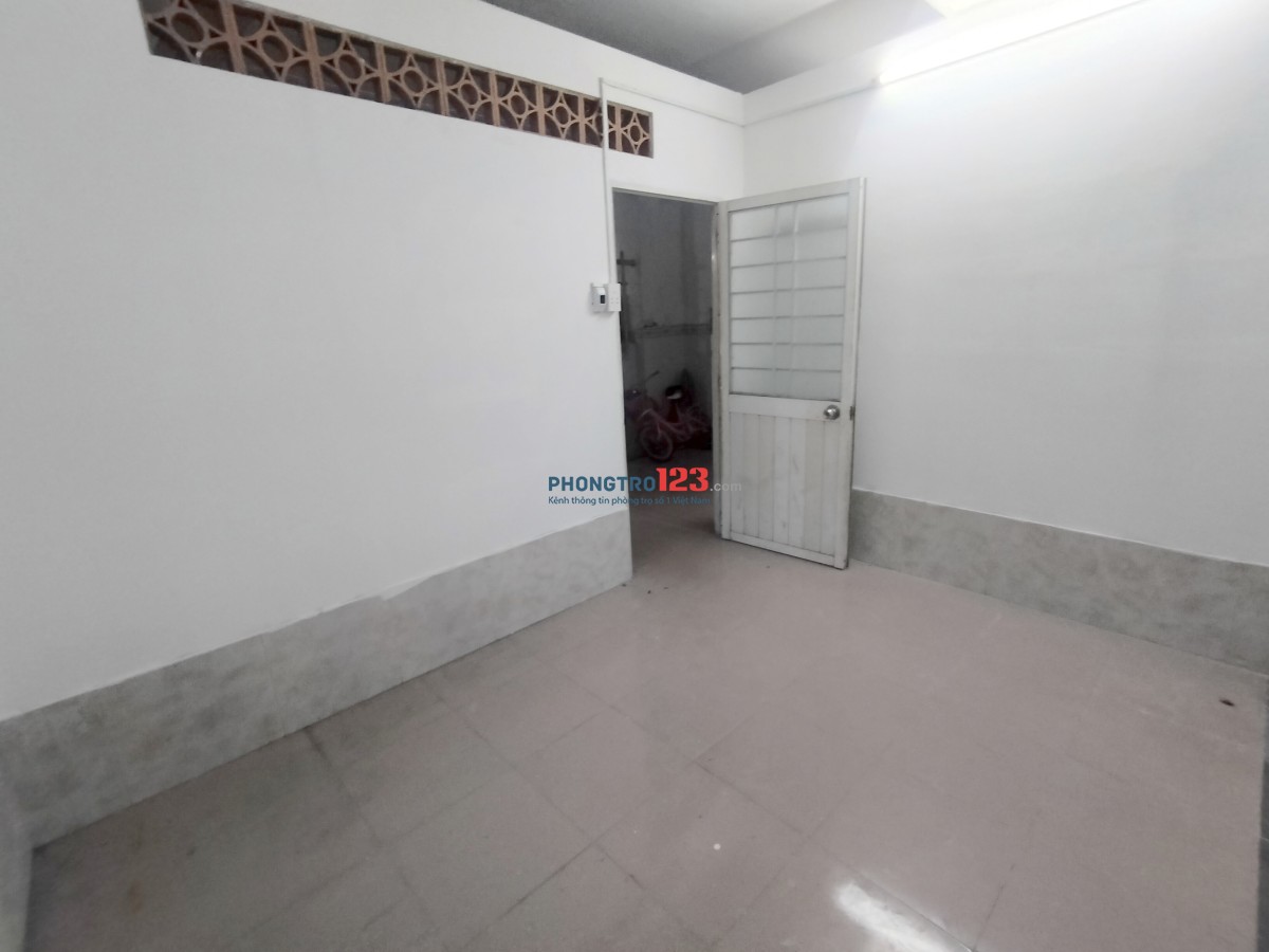 Phòng Nhỏ Tầng Trệt Bao Điện nước