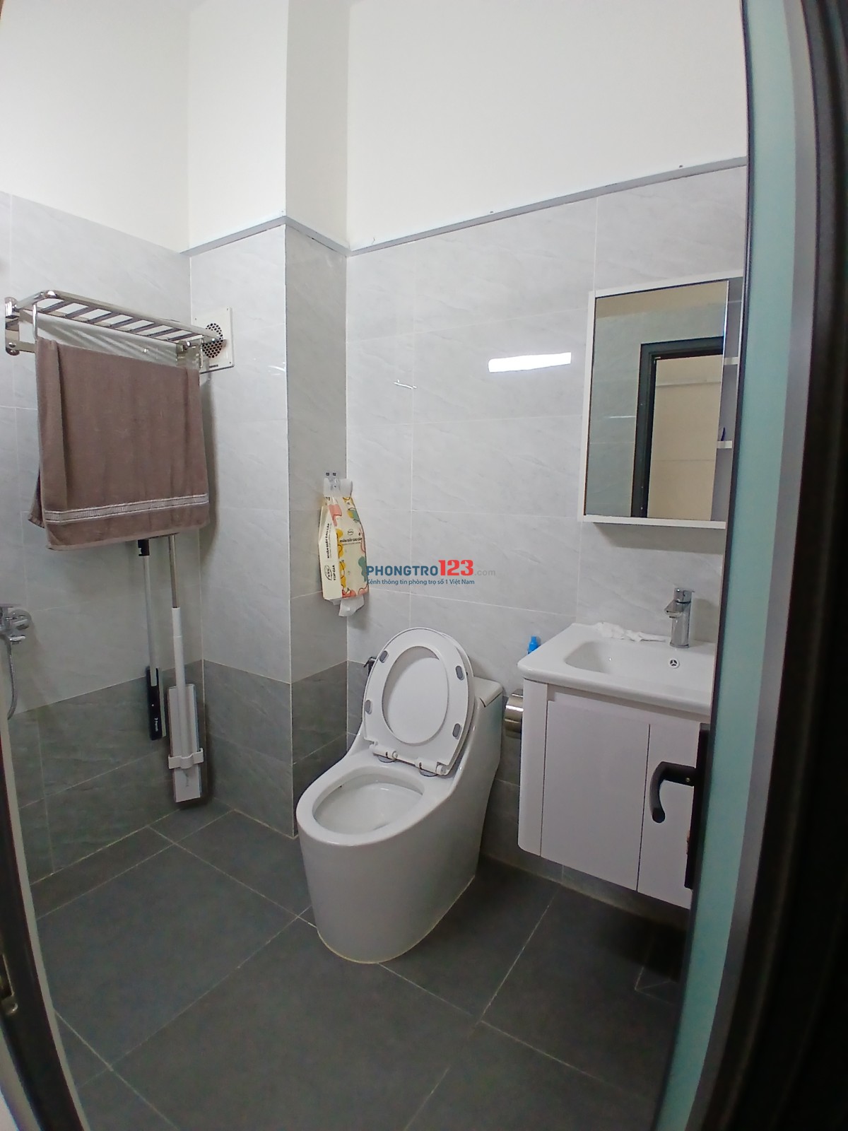 Em cần pass lại phòng trọ cuối tháng, có giảm cọc ạ