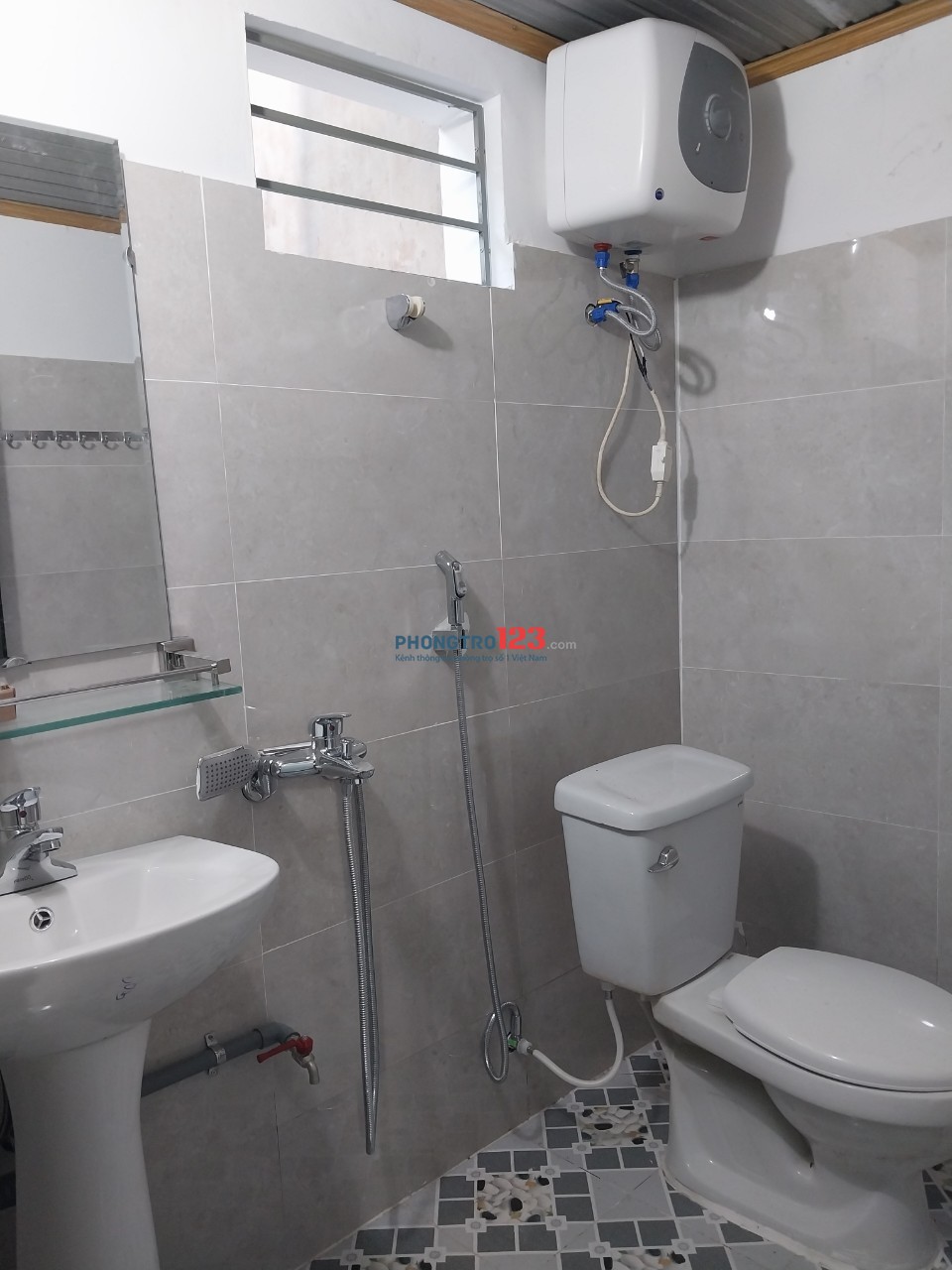 Phòng gia đình 40m2. Điện nước giá nhà nước. Khi dân cư yên tĩnh. Gần chợ trường học.