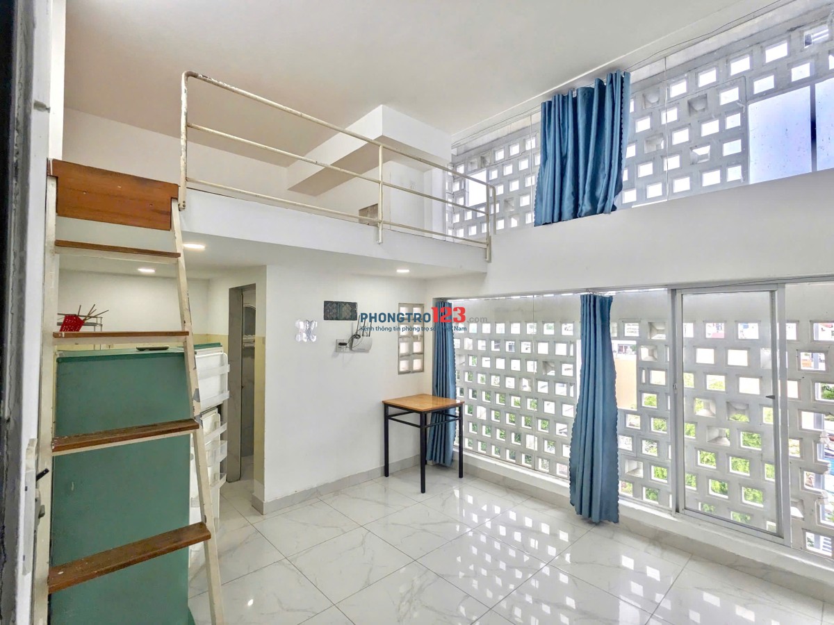 Phòng trọ 35m2 siu rộng Full nội thất - thang máy - Free 4 xe Ngay văn lang 3 sát chân cầu Bình Lợi