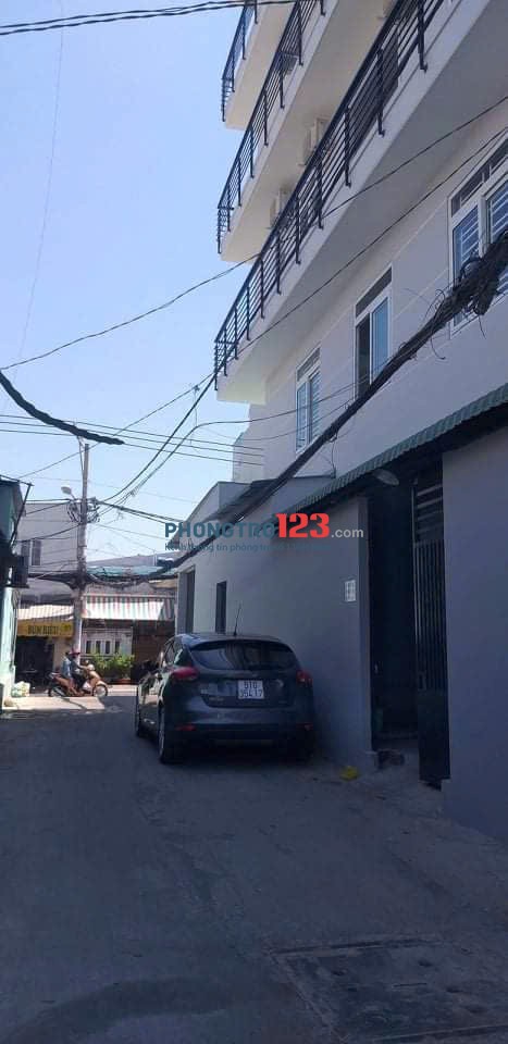 Phòng ban công chung - cửa sổ lớn thoáng mát - sát UFM sát Q.4