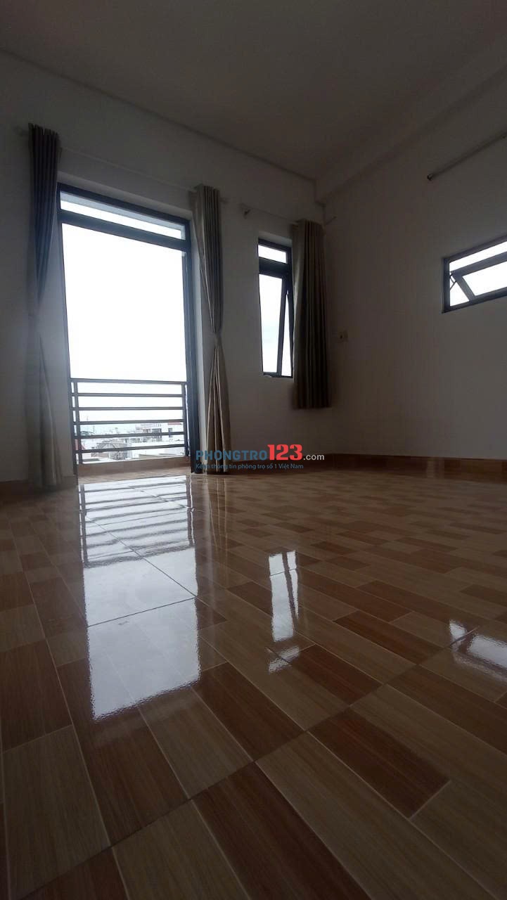 PHÒNG BAN CÔNG SIÊU THOÁNG MÁT, CÓ MÁY LẠNH