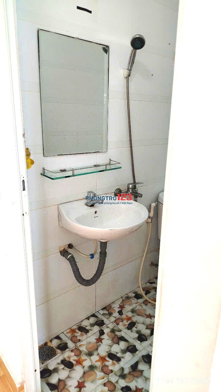 PHÒNG BAN CÔNG SIÊU THOÁNG MÁT, CÓ MÁY LẠNH