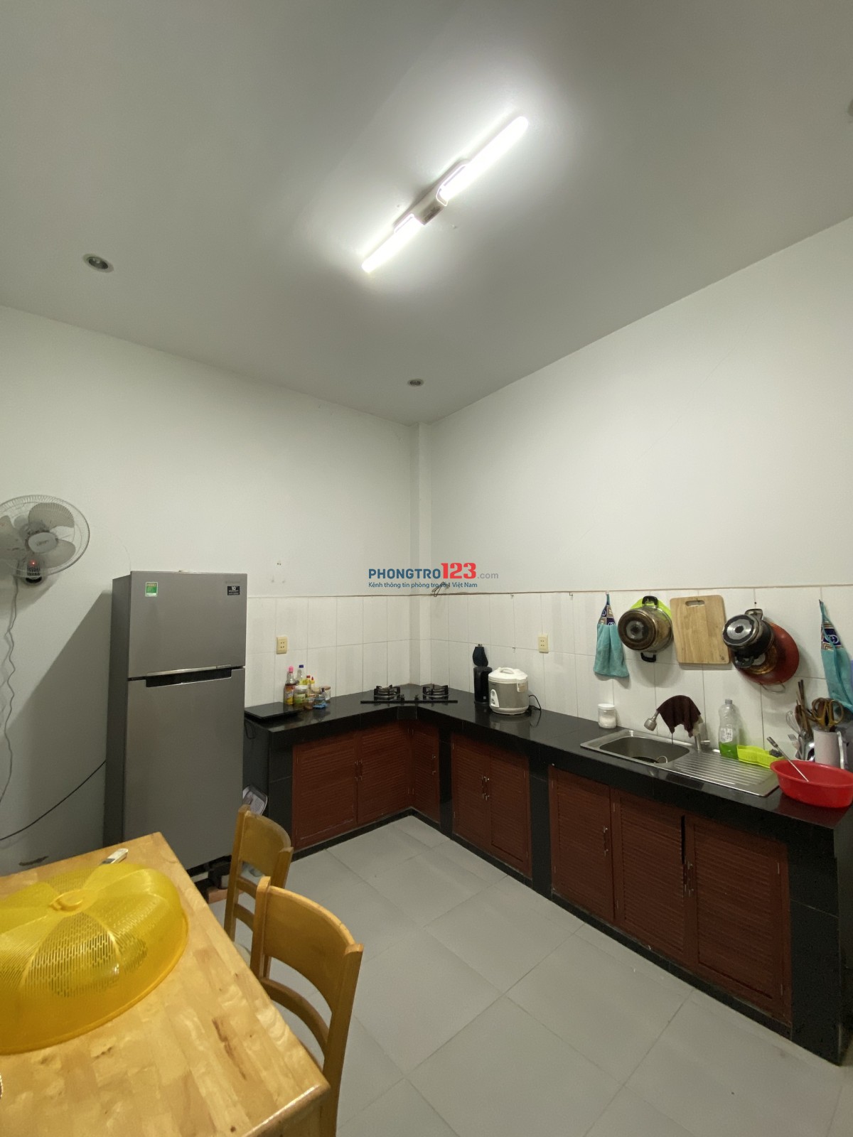 Chính chủ cho thuê nhà 2 tấm - 120m2 tại thị trấn Nhà Bè
