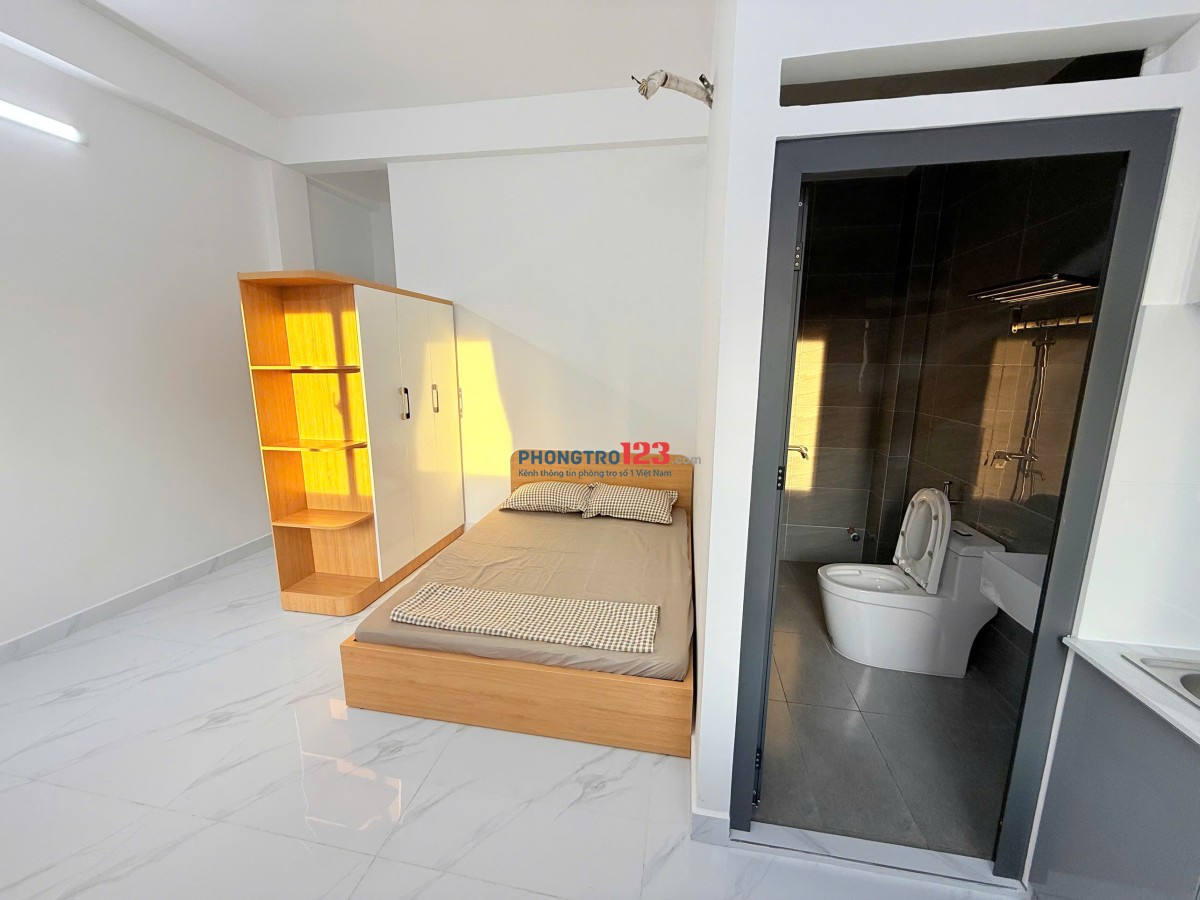 Cho thuê phòng Cửa sổ thoáng đầy đủ tiện nghi Thích Quảng Đức, Phú Nhuận gần Phan Xích Long giáp Q1