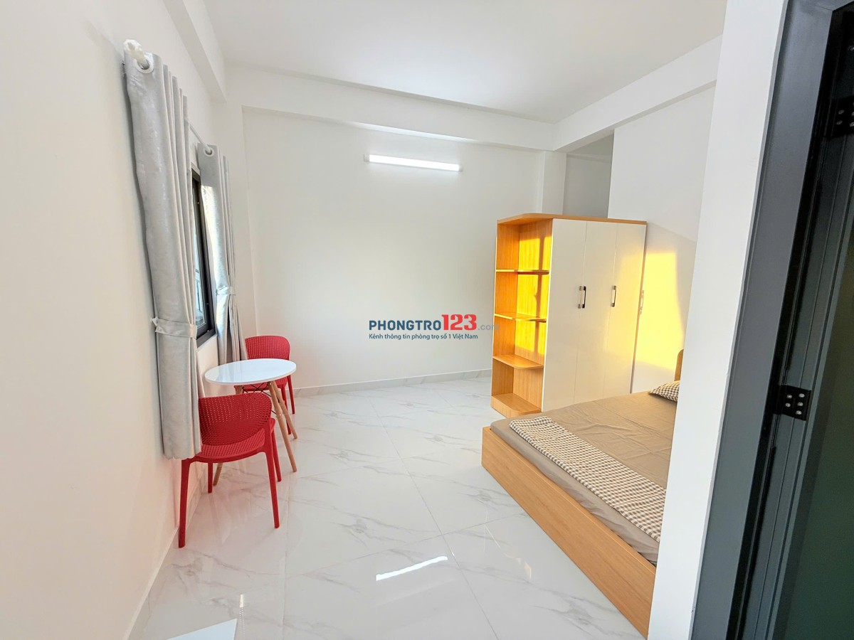 Cho thuê phòng Cửa sổ thoáng đầy đủ tiện nghi Thích Quảng Đức, Phú Nhuận gần Phan Xích Long giáp Q1