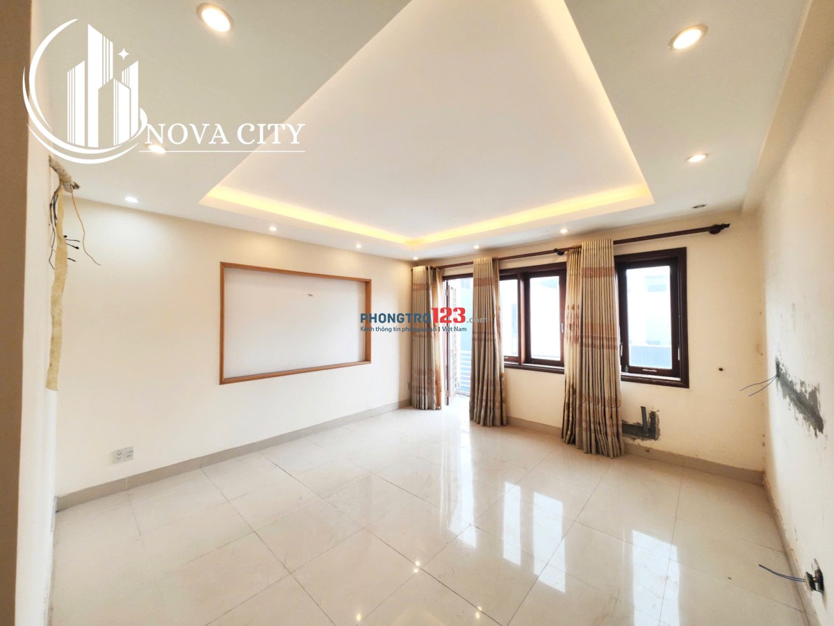 Sắp khai trương, Ban công Cửa sổ Full nội thất