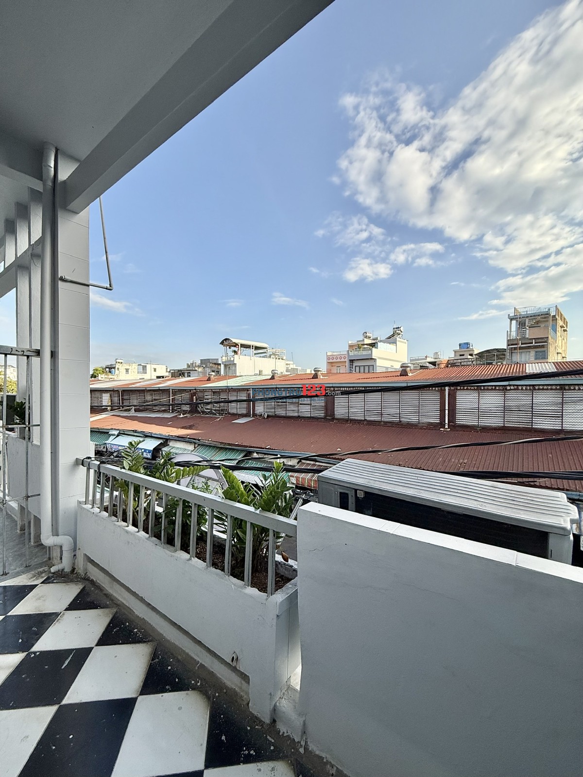 Cho thuê căn hộ 2PN full nội thất – Ban công thoáng – Bến Vân Đồn, Q.4