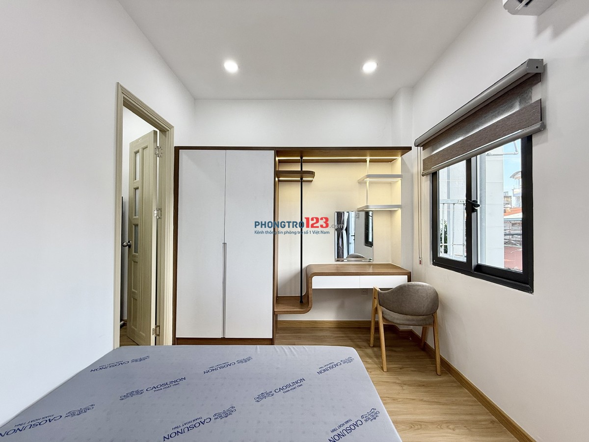 Cho thuê căn hộ 2PN full nội thất – Ban công thoáng – Bến Vân Đồn, Q.4
