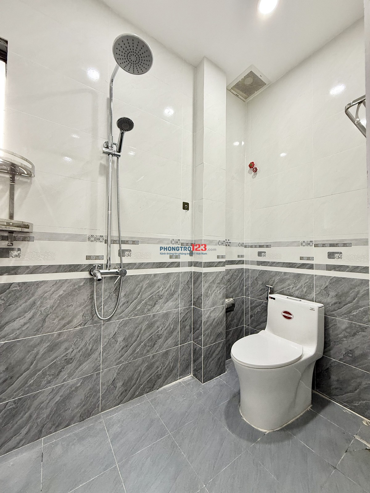 Cho thuê căn hộ 2PN full nội thất – Ban công thoáng – Bến Vân Đồn, Q.4