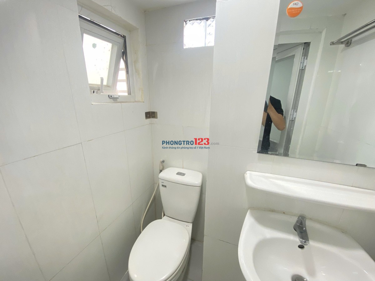 CẦN NHƯỢNG PHÒNG GẦN ĐH KINH TẾ - UEF