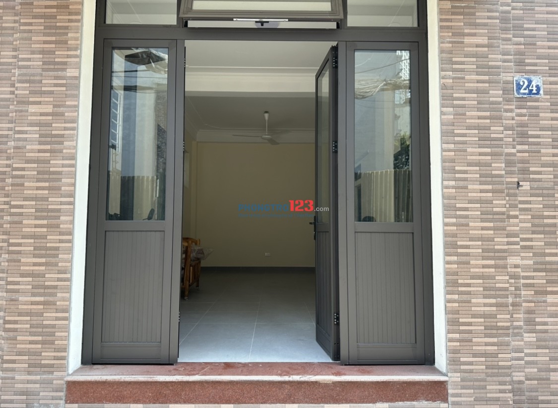 Cho thuê nhà mặt ngõ kinh doanh, văn phòng Hoàng Đạo Thành gần chợ, trường học.