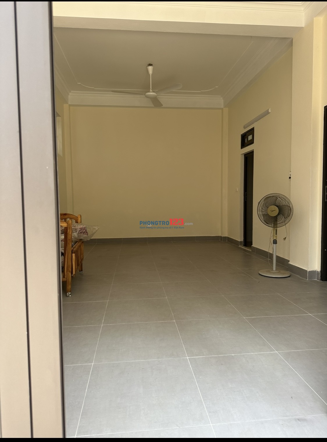 Cho thuê nhà mặt ngõ kinh doanh, văn phòng Hoàng Đạo Thành gần chợ, trường học.