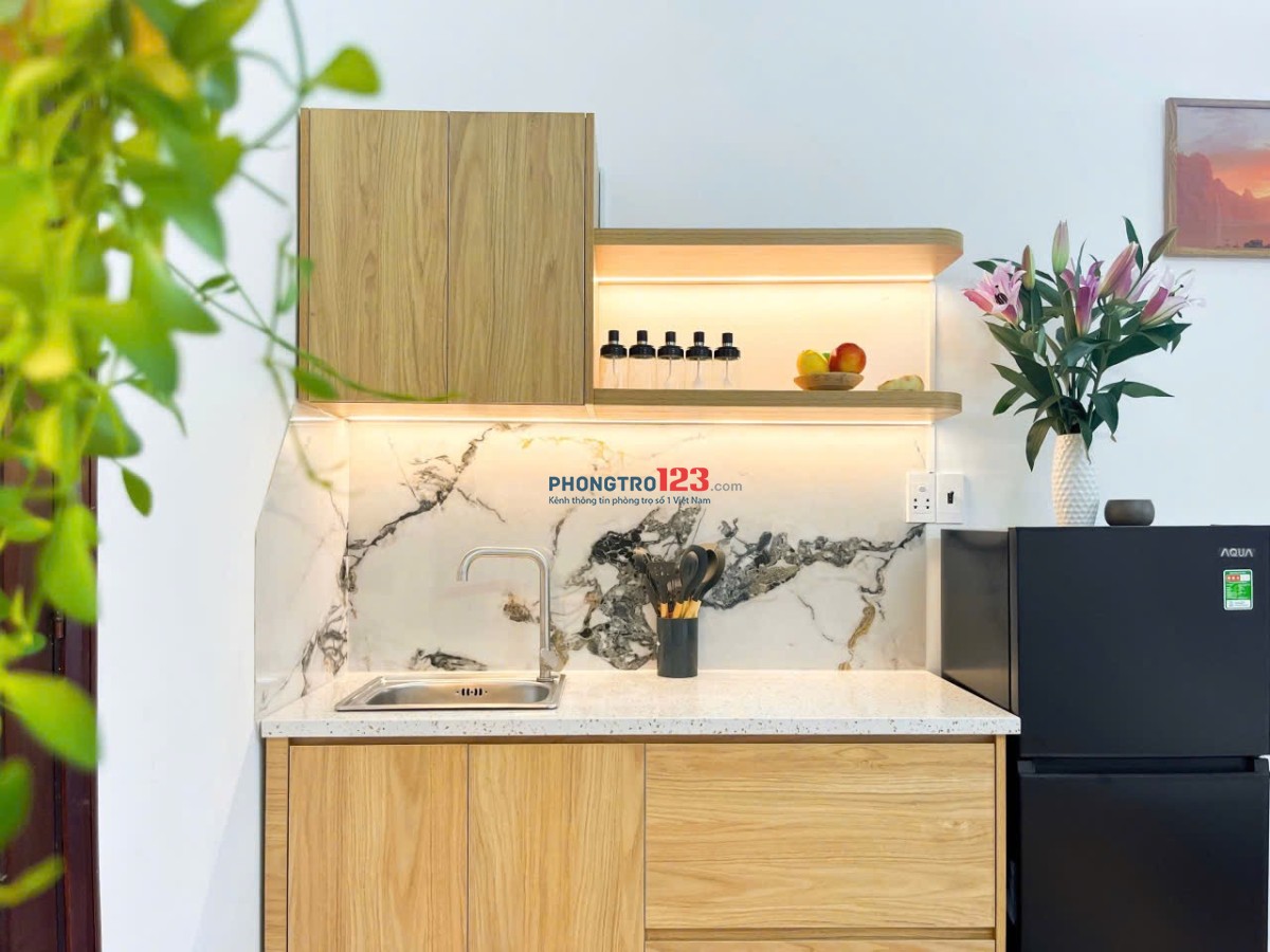 CHO THUÊ PHÒNG TRUNG TÂM Q3 - GẦN ĐH KINH TẾ UEH, BÁCH KHOA, HUFLIT