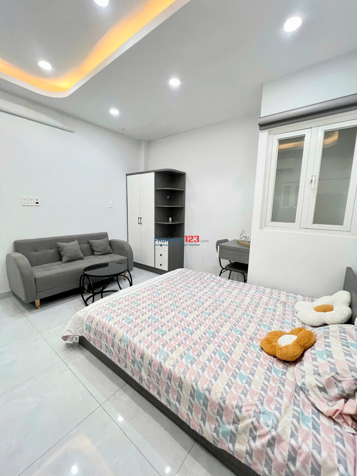 CĂN HỘ CHO THUÊ TẠI QUẬN 1 – FULL NỘI THẤT – BAN CÔNG RỘNG – GIÁ 5.5 TRIỆU