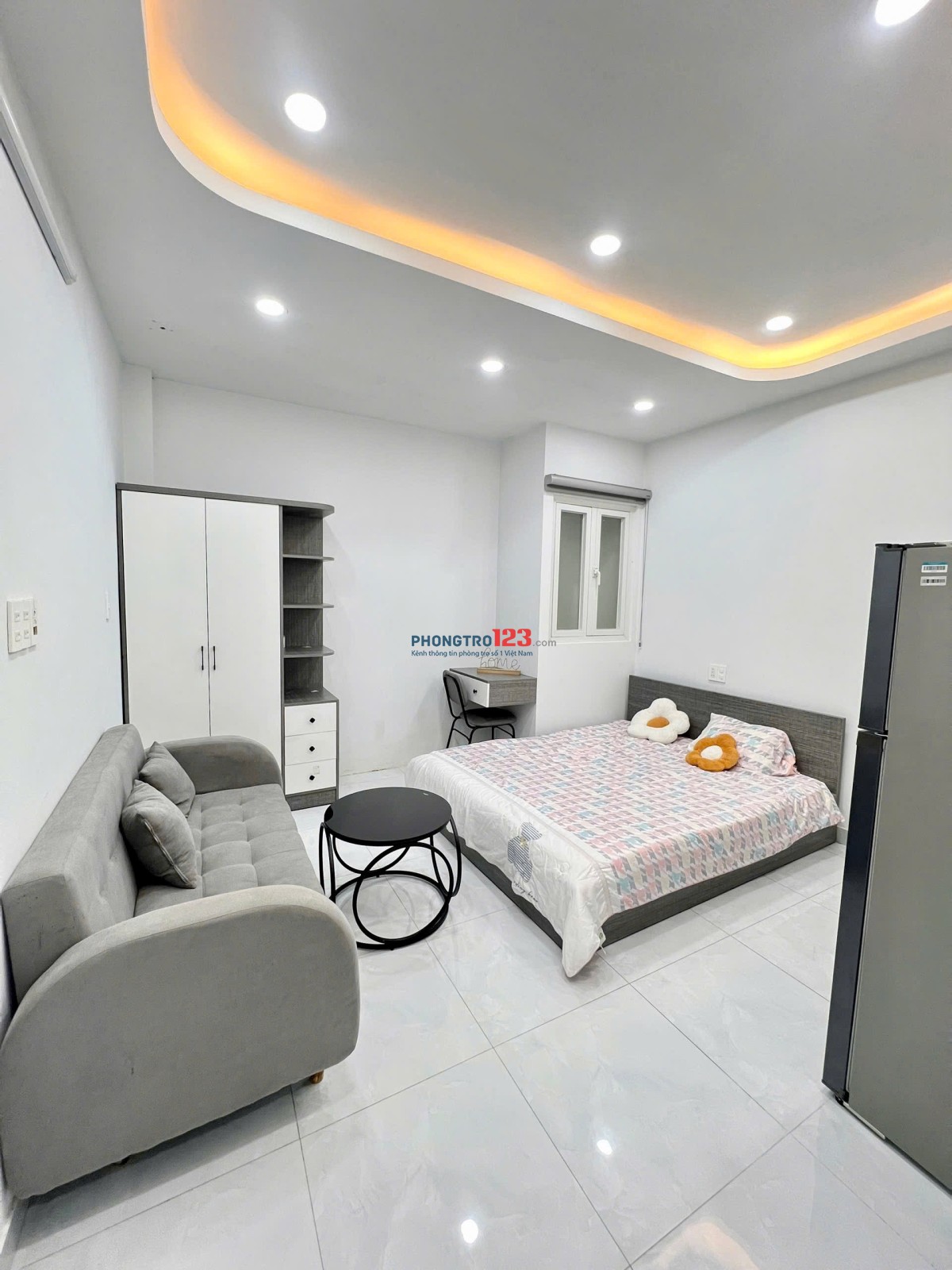 CĂN HỘ CHO THUÊ TẠI QUẬN 1 – FULL NỘI THẤT – BAN CÔNG RỘNG – GIÁ 5.5 TRIỆU